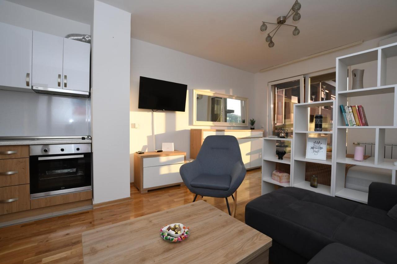 Sky Way Studio Apartment SJJ Exteriér fotografie