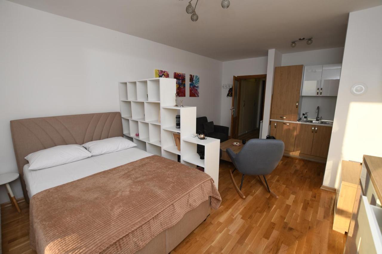Sky Way Studio Apartment SJJ Exteriér fotografie